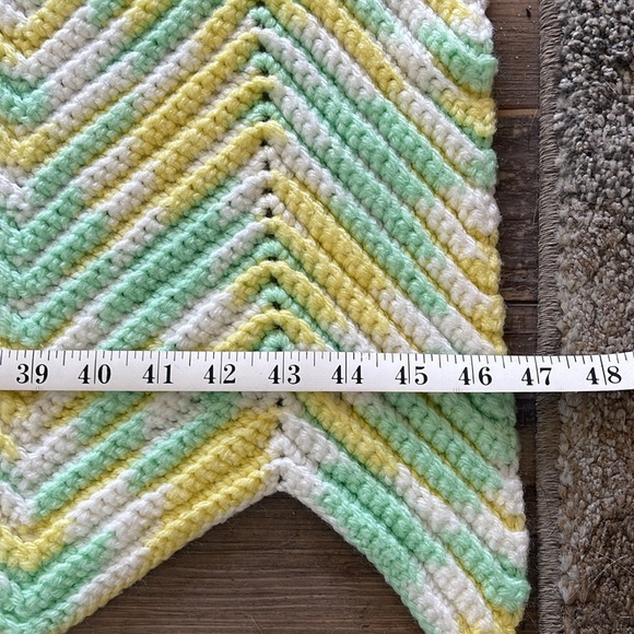 Handmade Chevron print green, yellow and white aphgan - Picture 6 of 6
